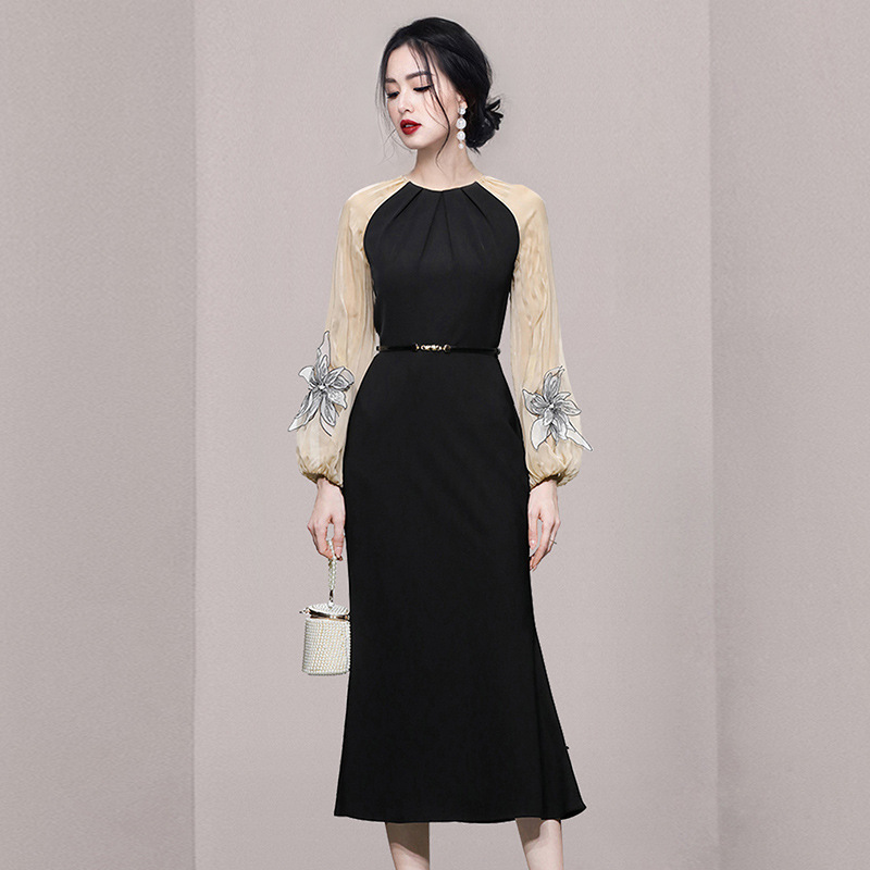 3e6528cb-ad8b-40a6-8d59-41c00c424ed9.jpg Elegant Contrast Color Lantern Sleeve Slim Fit Waist-controlled Slimming Black Dress - الصورة 1